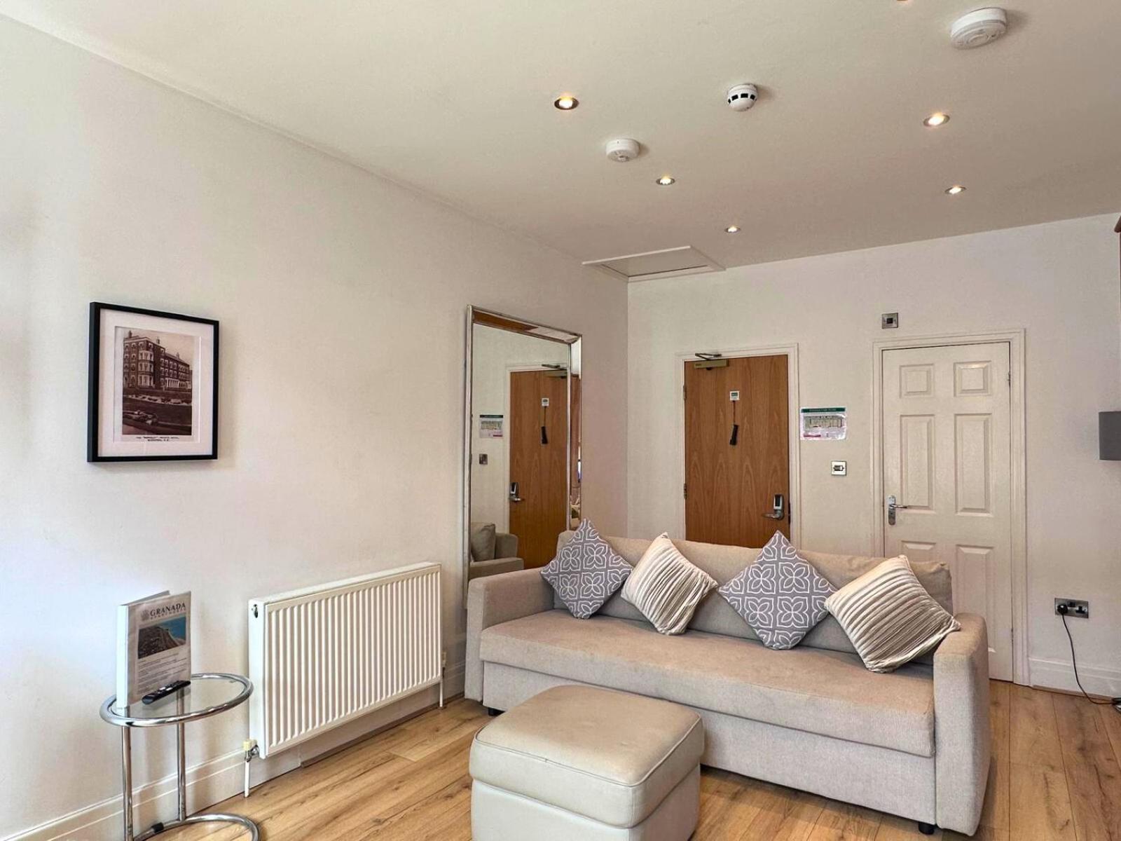 Granada Apartments Berkeley Blackpool Luaran gambar
